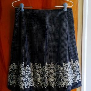 Ann Taylor LOFT NWT skirt. Size 6 Petite. Black polka dot